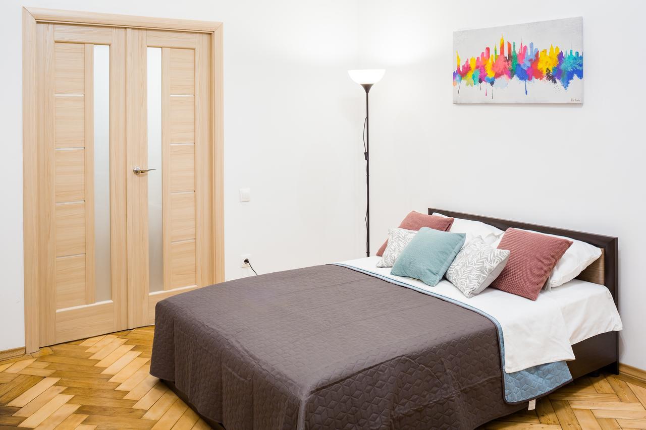 Bright And Cozy Apart With Balcony Львів Екстер'єр фото