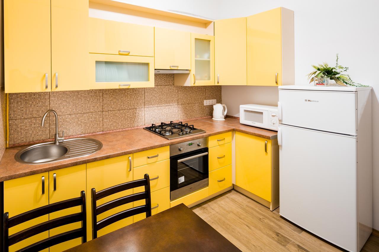 Bright And Cozy Apart With Balcony Львів Екстер'єр фото