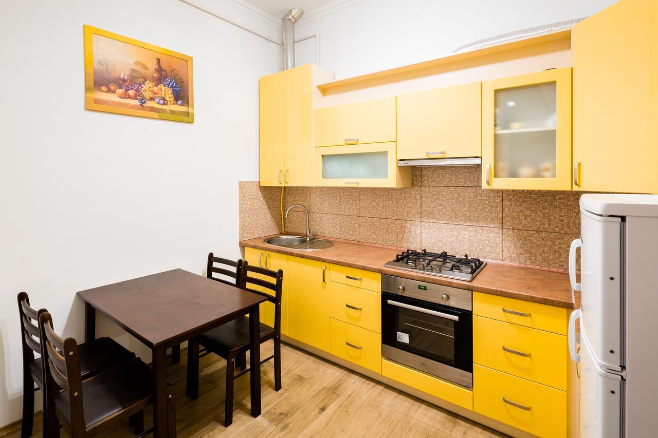Bright And Cozy Apart With Balcony Львів Екстер'єр фото